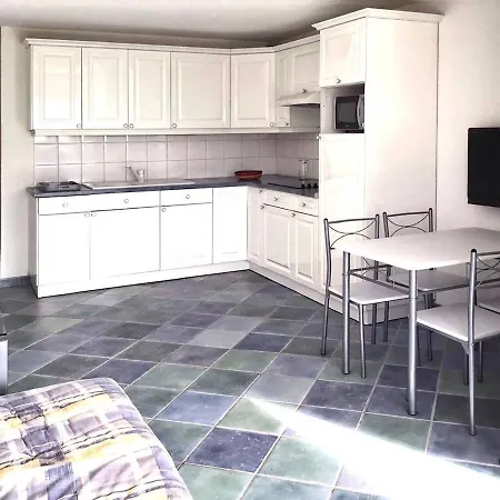 Rez-de-jardin 5 Pers, 2min Plage, Terrasse, Vue Mer, Garage - Fr-1-723-26